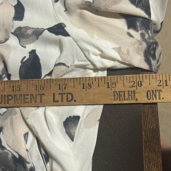 Abstract Floral jacket - Picture 6 of 9